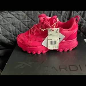 They don’t fit me They big on me